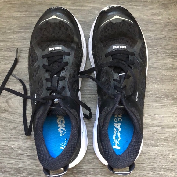 ❤️AUTOGRAPHED (or Not) KIANA WORN WORKOUT SHOES - Picture 3 of 6